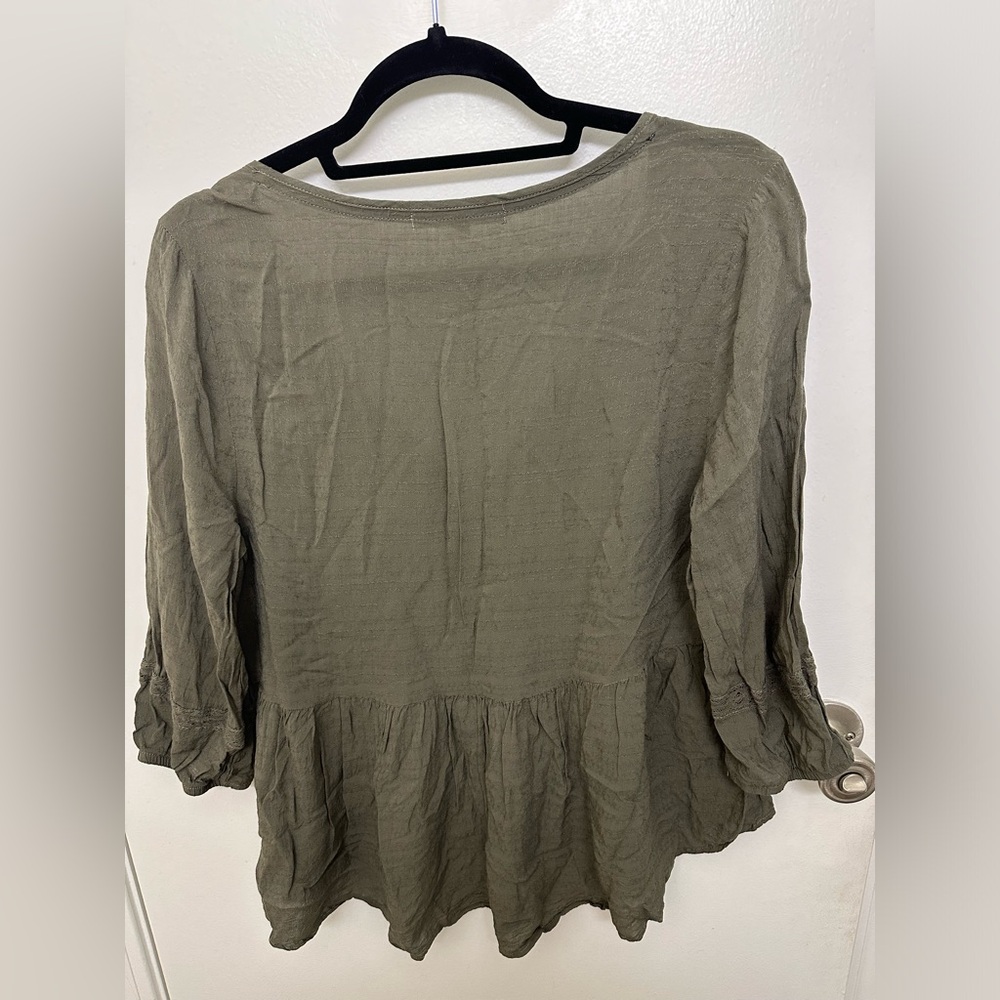 Rewind Green Lace Blouse, Size L - Picture 2 of 3